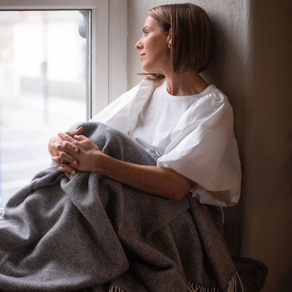 Merino–Cashmere Blankie Grey Herringbone